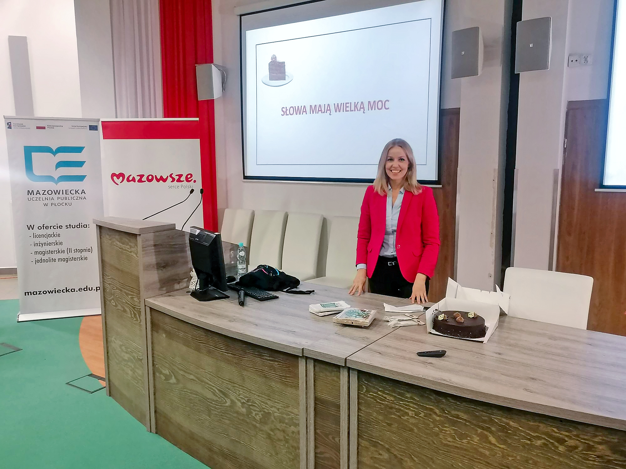 Prelegentka dr Agnieszka grażul-Luft podczas wykładu